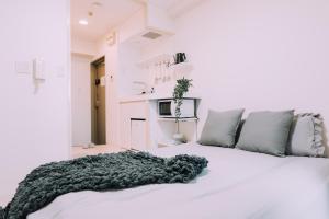 Stylish Minimalist Loft 2 & Gym in Namba Compact Studio 1