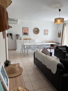 Jolie maison avec piscine , proche du centre de Bédoin