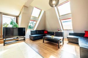 Spacious apartment with shared jacuzzi private terrace MK2