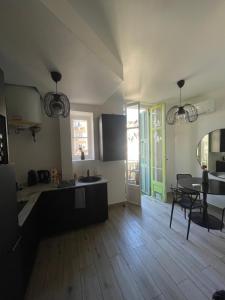 Charmant 2 pièces - Hyper Centre de Nice