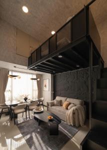 Rivergate Residence D4 - Luxury Studios & 2-3 Bedrooms - Central District 4, Next to District 1 City Centre