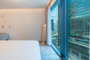 Modern studio - Burj & canal view