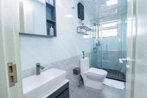 lassy apartments with ample parking space, swimming pool, mordern equipped gym, and amazing city view