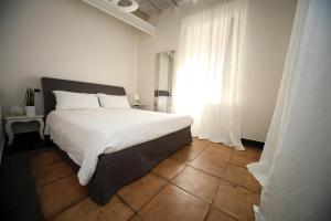 Love in Rome by the Pantheon