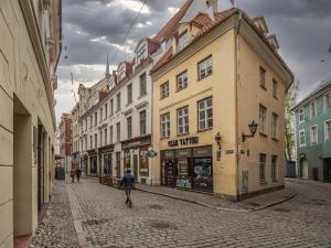 Tirgoņu Square Studio