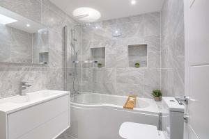 The Roost Group - 5 Bed House Hot Tub & Pool Table