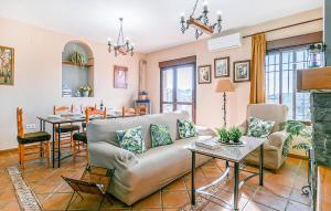 Amazing Home In Villanueva Del Rey