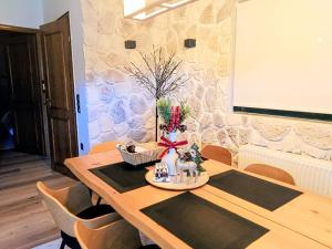 G&J Traditional House