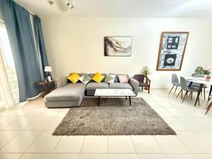 Lavender Oasis - Entire Spacious 1 flat in Jumeirah Village Circle