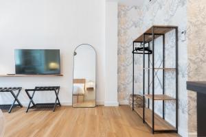 Brand New Design Studio - Alameda Square