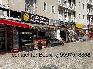 Peaceful Gopala near Premanand Maharaj Ji