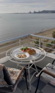 Sun, Sea and Serenity - Beachfront Apt with Sunset Views and Soothing Waves