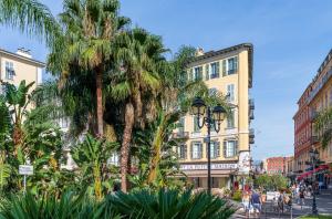 "LOr Bleu" exclusive location and beautiful apartment next to Promenade