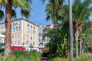 "LOr Bleu" exclusive location and beautiful apartment next to Promenade