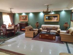 شقة مفروشة المقطم