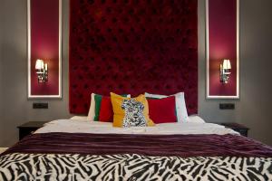 Pink Pole Spa by Secret Apartament