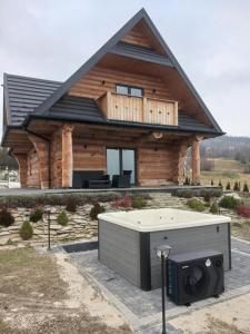 Domek w górach z balią jacuzzi Asina Chata Zawoja
