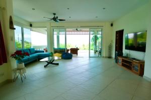 Luxury Seaview Villa, Infinity Pool, Sunset