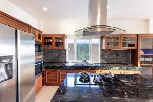 Luxury Seaview Villa, Infinity Pool, Sunset