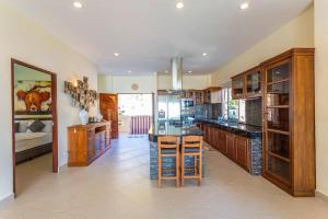 Luxury Seaview Villa, Infinity Pool, Sunset