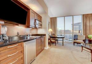 31st Floor 1-BR Corner Suite at Signature at MGM