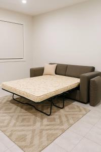 Stylish 2BR Retreat Near UC Belconnen Mall