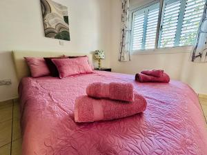 Sea View Family Apartment with Pool