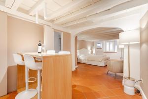 Amazing apartment first floor Piazza Santa Croce Firenze