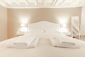 Amazing apartment first floor Piazza Santa Croce Firenze