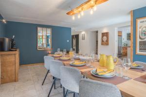 Hot tub, Sauna, Private shuttle and Privacy - 14 ppl - Stunning Ferme Liberté