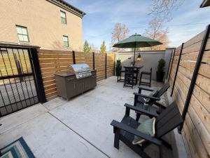 Natl Park 2BR Townhome King 2-Car Garage