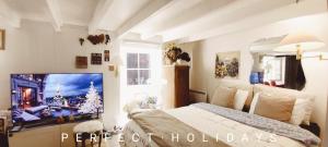 PARIS AUTHENTIC HOUSE Métro Line 14 Station Hôpital Bicêtre, RER B Gentilly