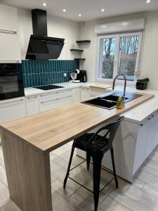 House with Outdoor Jacuzzi