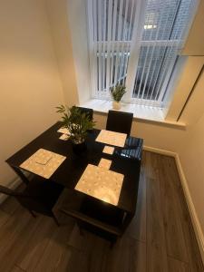 Spacious City Centre 2-Bedroom Apartment by StaySavvy Accommodation