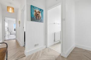 Two Bedroom Apartment by Brookland Stays Serviced Accommodation Short Lets London with Free WiFi