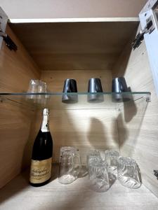 Arina Retreats Cozy Urban Studio