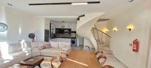 VILLA MARIA PETRA