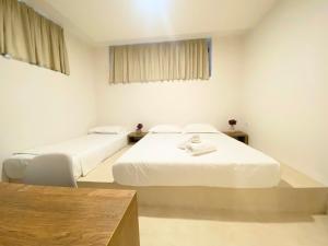 Smart Stay - Cave by the Sea