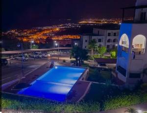 Bel appart lumineux avec vue imprenable sur la mer et la montagne