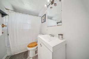 Cozy two bedroom one bath