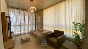 Apto central | Ar condicionado | 200mts do mar