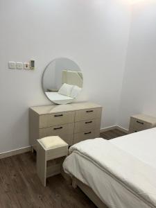 شقة فاخرة غرفة ماستر مع صالة