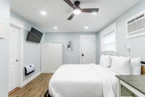 Studio Minutes from Center City South Philly Special