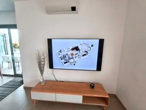 Modern Oasis with Jacuzzi & Two Terraces