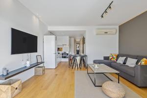 Orfeos B1 Modern Retreat in Glyfada