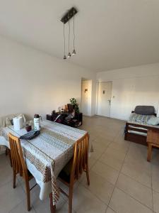 Depto 2 amb metros del aldrey