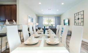 Vibrant 6 Bdrm Home with Fun Themed Rooms at Encore