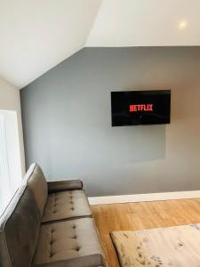 Cosy & Charming Stay, Free Parking & Fast WiFi