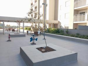 Apartamento com piscina, terraço, churrasqueira e estacionamento