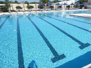 Perfecto Mundo 2, Orlando Area 4BR-2B-Outdoor Pool-Jacuzzi-Billiard